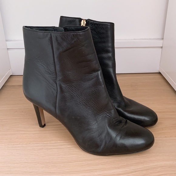 Vince Camuto black leather ankle booties Leather ankle booties Pink ankle boots Black